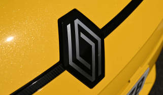 Electric car charging mega test - Renault logo